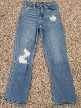 Hollister Medium Blue High-Rise Straight-Leg Jeans with Distressed Knee & Thigh